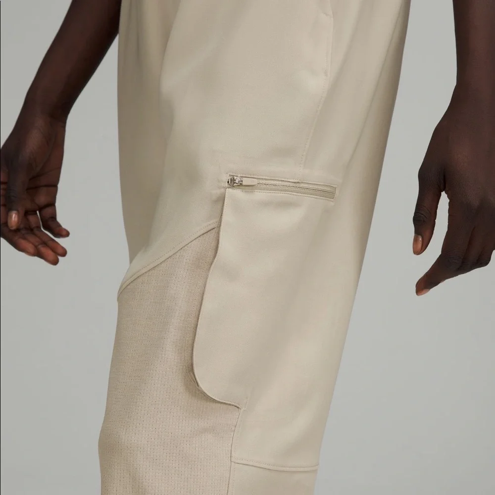 ❗️ISO❗️Lululemon Relaxed Mid-Rise Cargo Crop in Raw Linen - Size 4 - NWT / NWOT - Picture 6 of 6